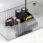 具有良好的绝缘、防潮、耐热性能，能抵抗紫外线老化