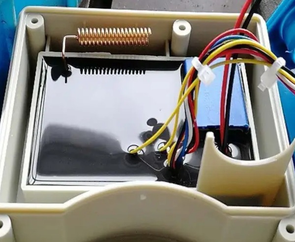 黑胶或COB（Chip-On-Board）邦定胶   集成电路芯片封装的胶粘剂（黑胶）